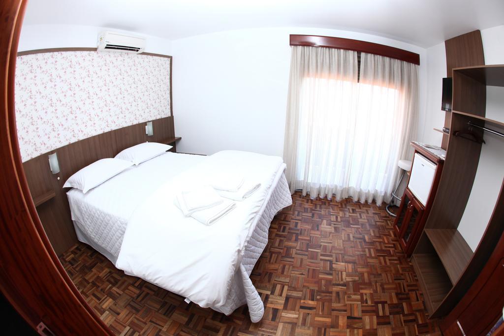 Treze Tílias Hospedaria Gastehaus Enzian מראה חיצוני תמונה