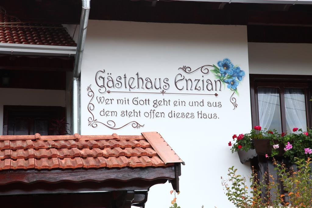 Treze Tílias Hospedaria Gastehaus Enzian מראה חיצוני תמונה